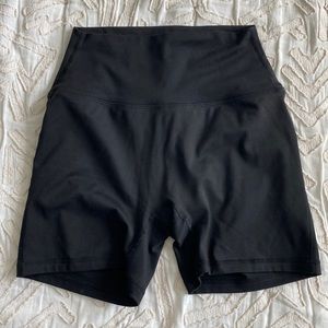 SET ACTIVE Luxform Bike Shorts in Black